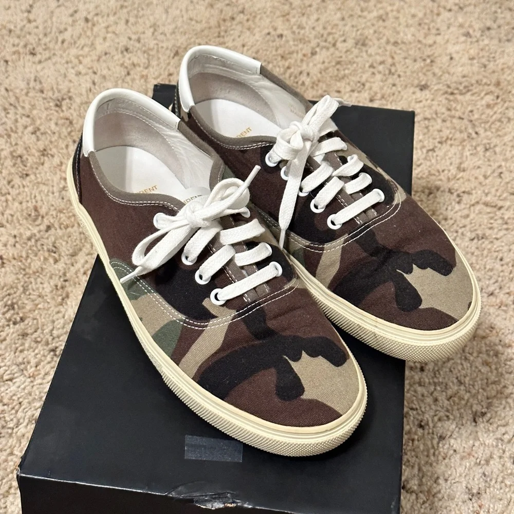 Saint Laurent Camo Low Top Sneakers - Picture 2 of 6